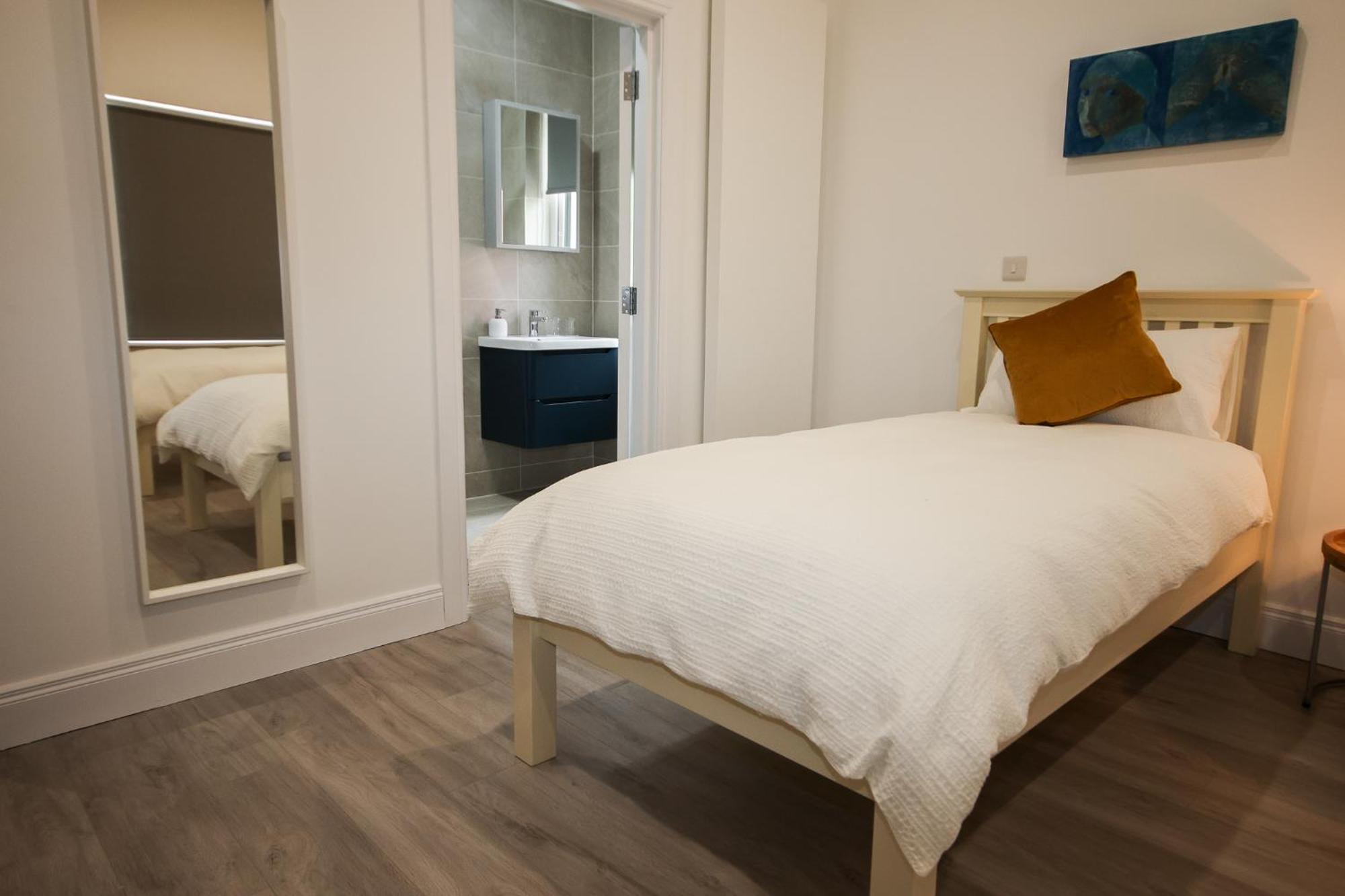Carrick Gate Hotel Phòng bức ảnh